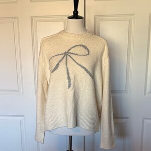 Abercrombie & Fitch Cream Sweater with Gray Bow